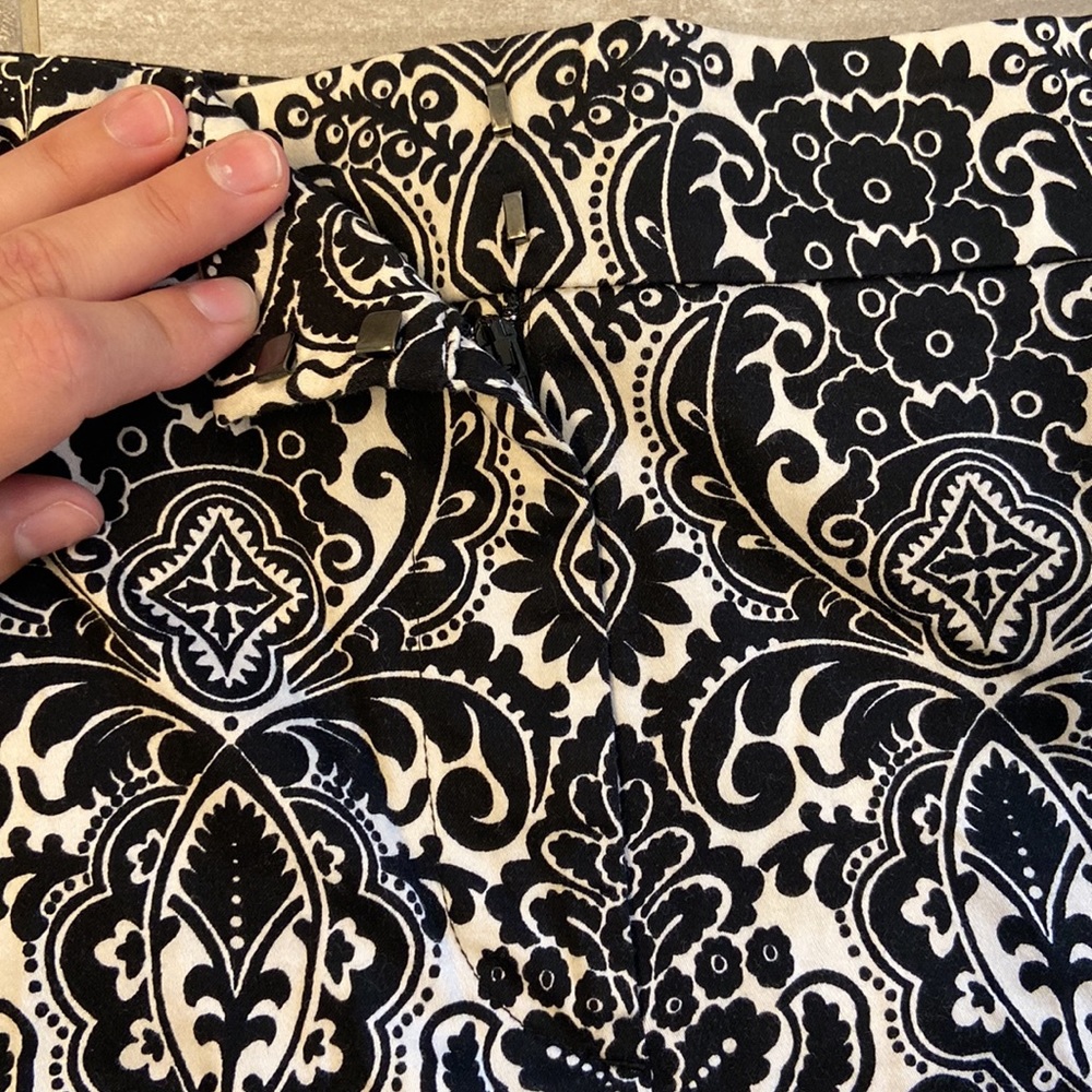 Ann Taylor black and white patterned slacks in women’s size 18 - Picture 5 of 8